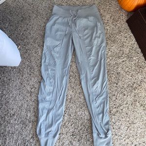 Dance studio fitted lululemon joggers